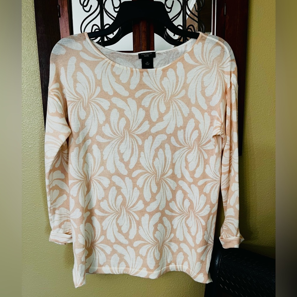Ann Taylor lightweight knit sweater top